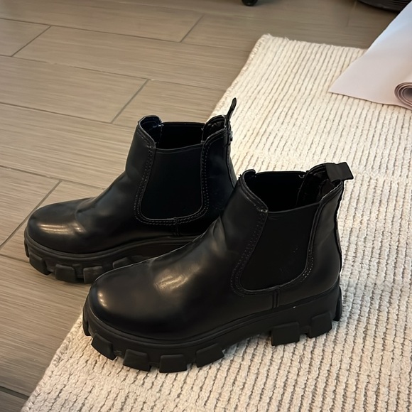 Circus by Sam Edelman Black Ankle Boots - Picture 1 of 5
